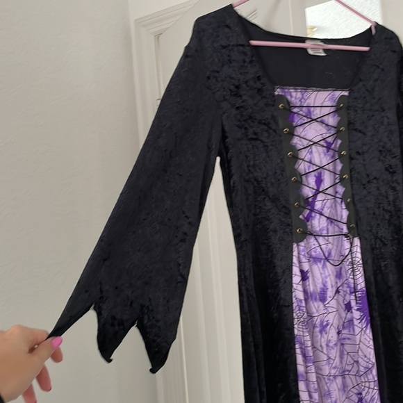 Witch Costume - Picture 3 of 4
